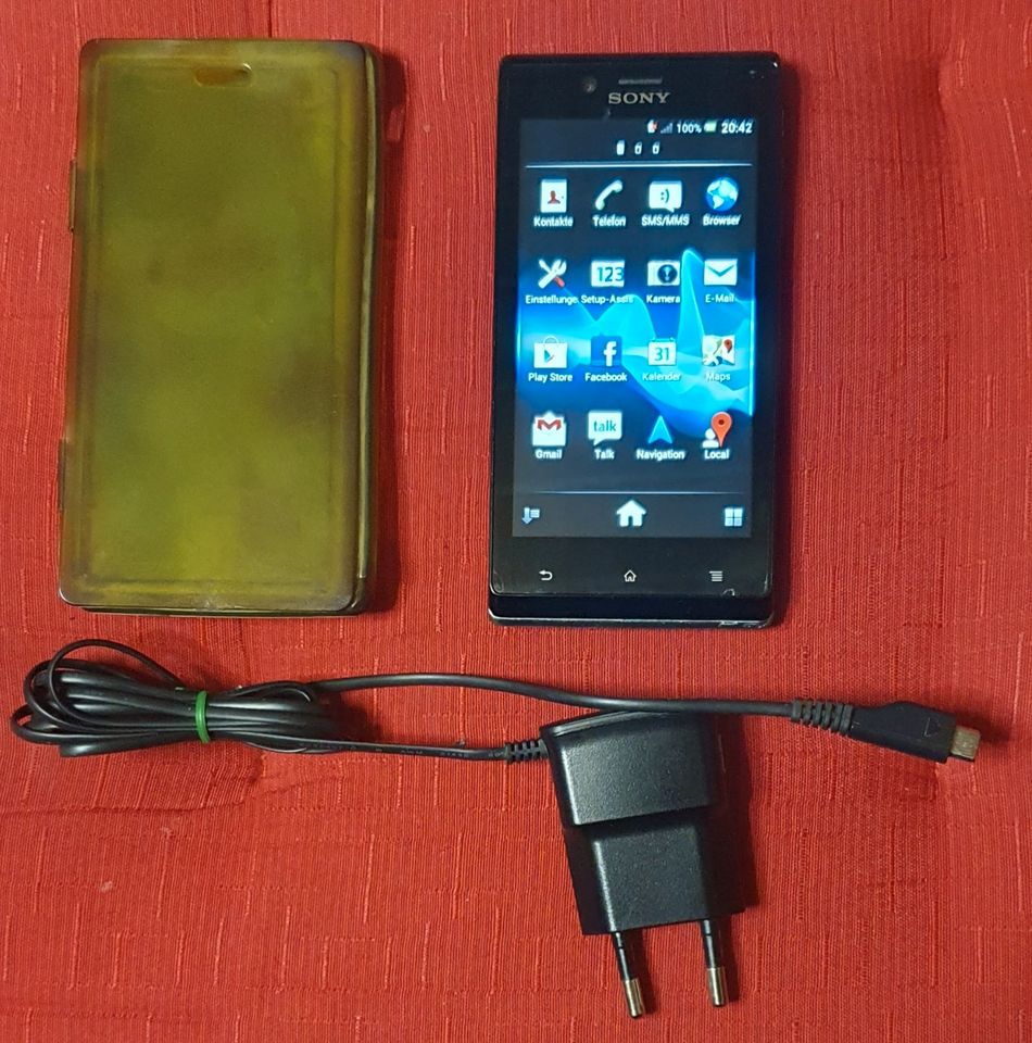 Sony Ericsson Xperia ST26i Smartphone mit Zuh. in Bebra