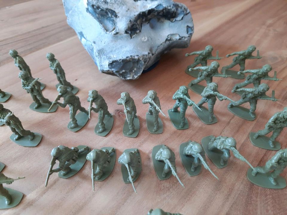 Soldaten Figuren/Airfix 1:32 British Paratroops in Lindhorst