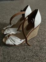Tommy Hilfiger Keilriemen Sandalen Ludwigslust - Landkreis - Rastow Vorschau