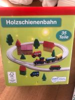 Holzschienenbahn Holzeisenbahn mehr als 35 Teile Niedersachsen - Lüneburg Vorschau