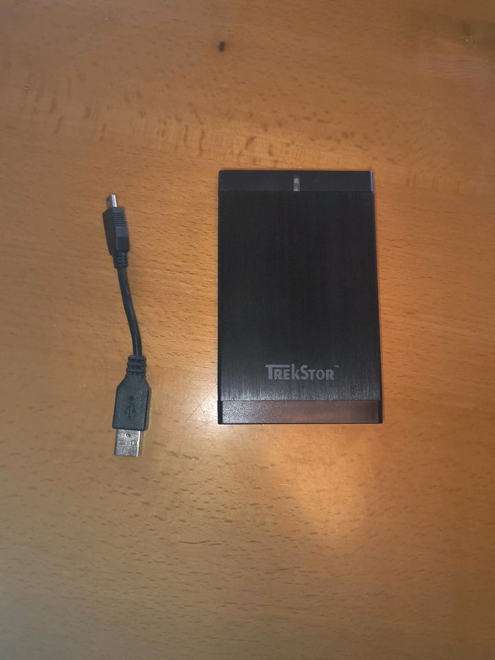 320 GB Externe Festplatte mit Kabel in Teisnach