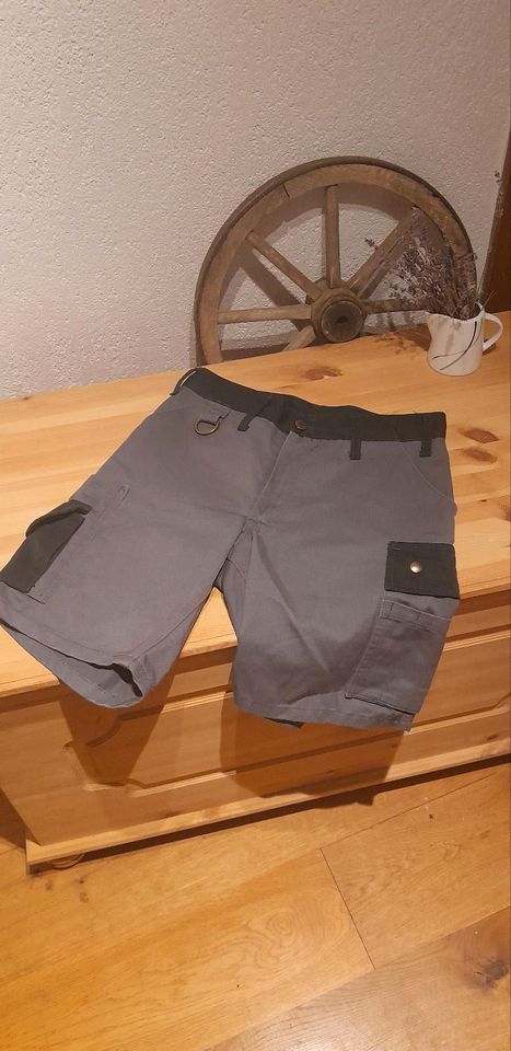 Kurze Arbeitshose/ grau-schwarz/ xs/ werkstoff/ kurze hose in Kempten