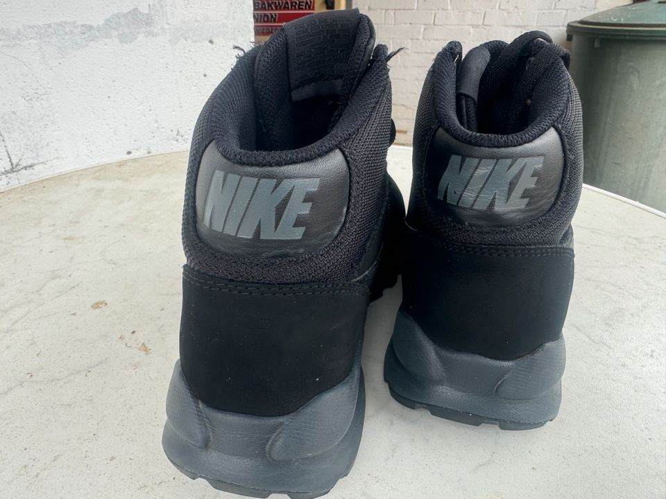 Nike Boots Stiefel Schuhe Gr.39 in Söhlde