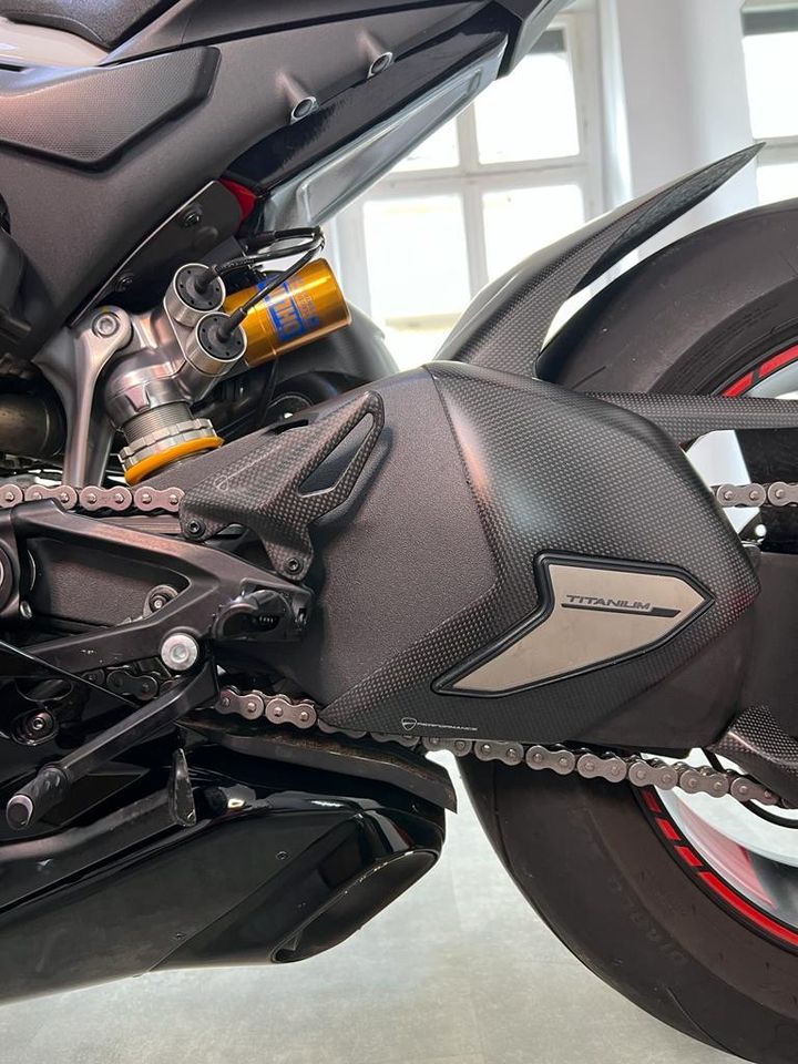 Ducati Panigale V4 S 2022 (Carbon Paket)Service,TÜV, Reifen Neu! in Berlin