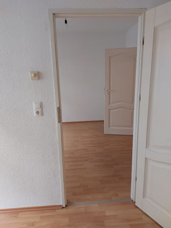 3-Zimmer ETW-Saniert-Hell-Balkon-Leer-Arnstadt-Nähe Krankenhaus in Arnstadt