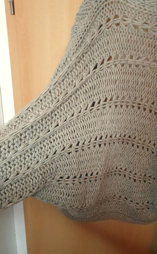 Italy weiche Xuna Strickjacke Poncho Jacke beige 38 40 42 44 in Brühl