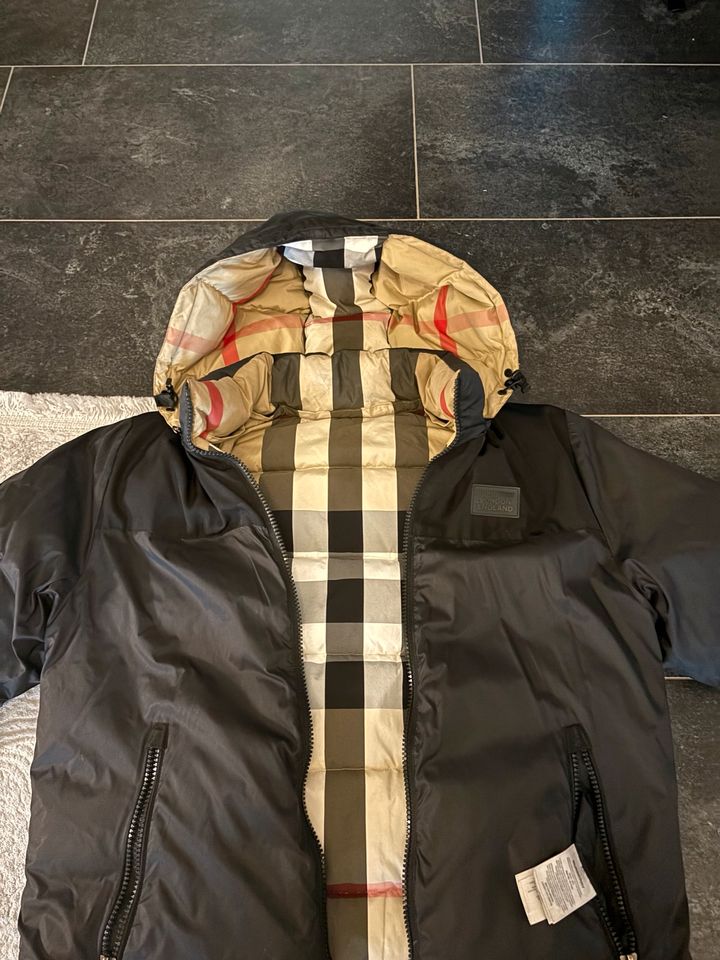 Wendbare burberry Jacke in Frankfurt am Main