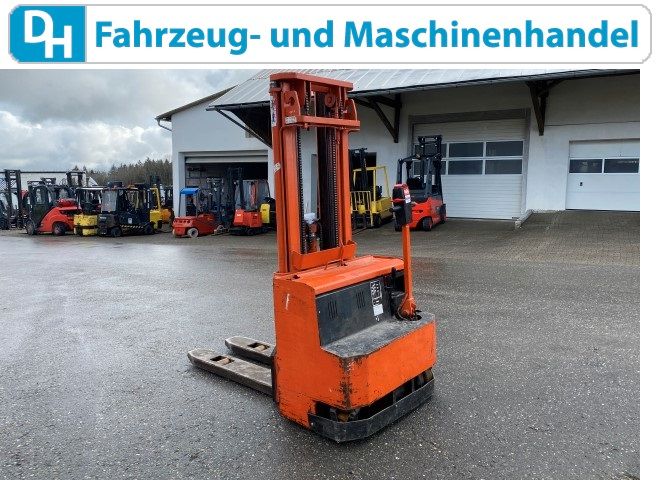 Hochhubwagen Lafis 2000Kg Triplex 465cm Batterie2019 Gabelstapler in Unterwaldhausen