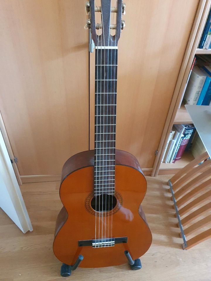 Konzert Gitarre Yamaha CG 100a - Klassiker - auch für Anfänger in Hamburg