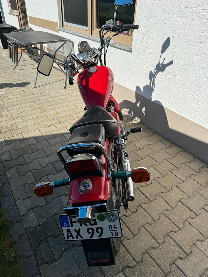 Honda Rebel Motorrad Chopper in Schönberg