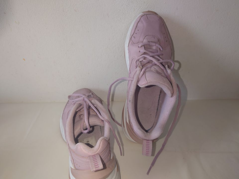 Nike Sneakers  rosa Gr. 40 wenig getragen in Detmold