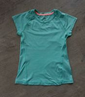 Mädchen Trainingsshirt /  Sportshirt / T-Shirt  //  Größe 122-128 Nordrhein-Westfalen - Delbrück Vorschau