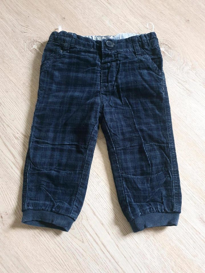 Jeans, Stoffhosen, Cordhosen, Latzhosen Gr. 74, Steiff H&M Esprit in Landshut