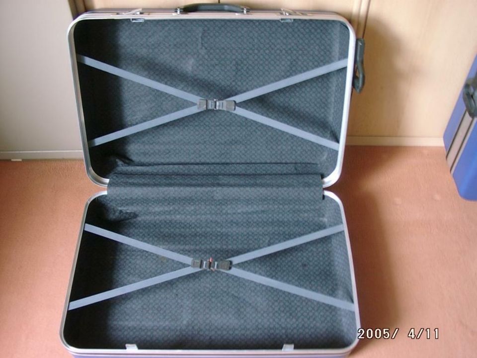 Reisekoffer - ca. 67 cm - auf Rollen - nur 3,2 kg (Pos. 2) in Essen