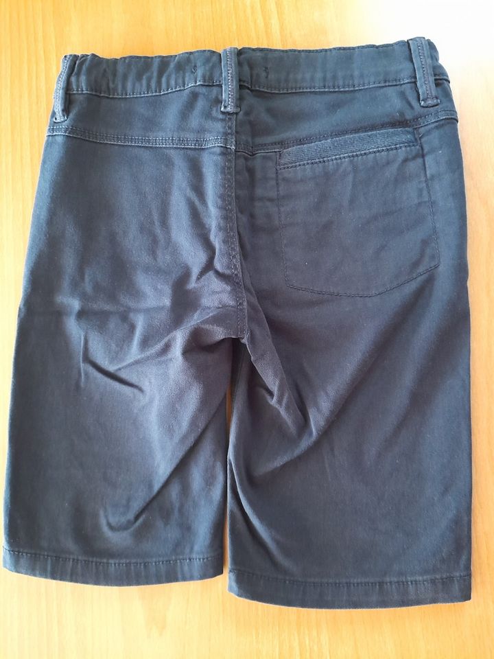 Kinderhose, Shorts von s.Oliver, Größe 128 in Unterföhring