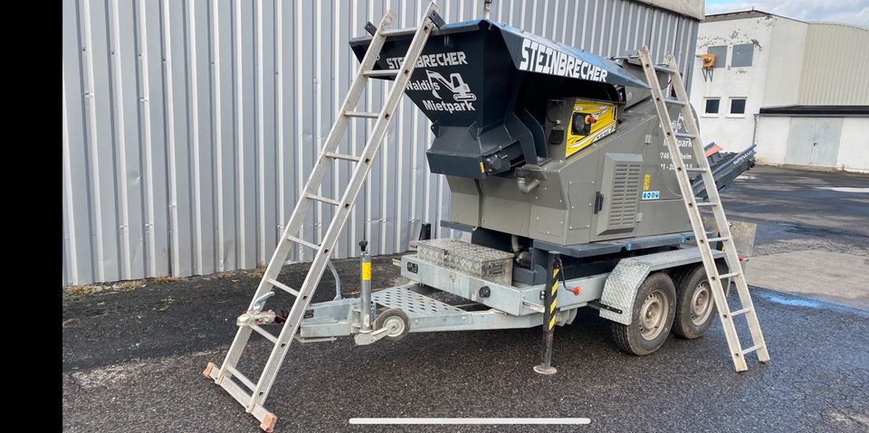 Mobile Brechanlage / Steinbrecher/Pflastersteine/Asphalt MIETEN in