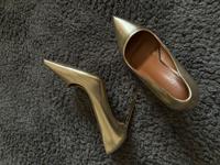 Pumps gold mit Spitze gold Absatz Damen 38 Hannover - Vahrenwald-List Vorschau