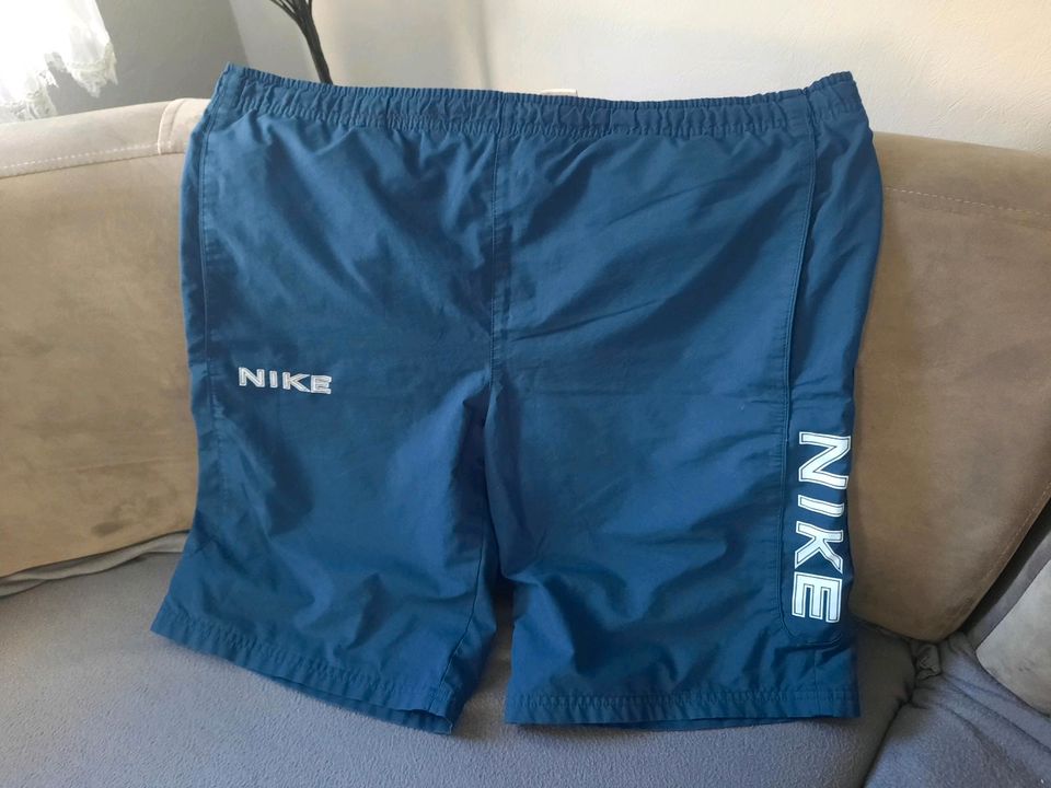 Adidas nike shorts g.l je 10€ in Simmern