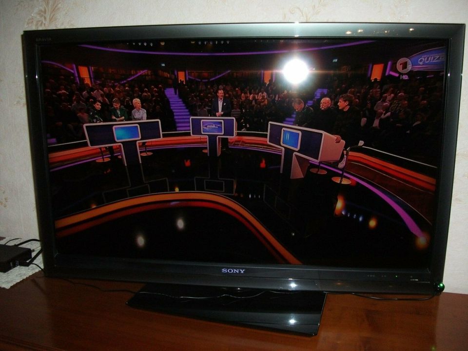 Fernseher SONY Bravia 40 ZOLL  KDL-40Z5500 LCD DIGITAL  COLOUR TV in Saarbrücken