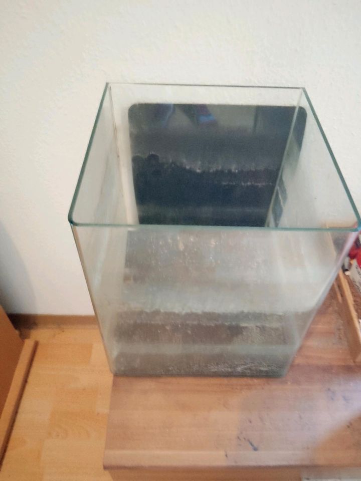 2 Dennerle Cubes 30l in Walldürn