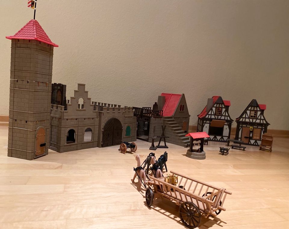 Playmobil Ritterburg , Häuser, Zubehör Paket in Elsfleth