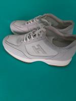 Hogan Herrenschuhe Sneaker Leder Gr. 43,5 top zustand grau/weiß München - Pasing-Obermenzing Vorschau
