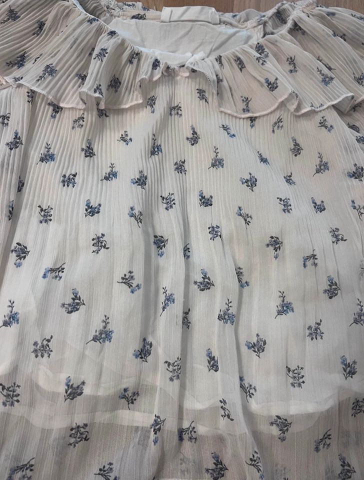 Wunderschöne Zara Mädchen Bluse Shirt Größe 140 in Berlin