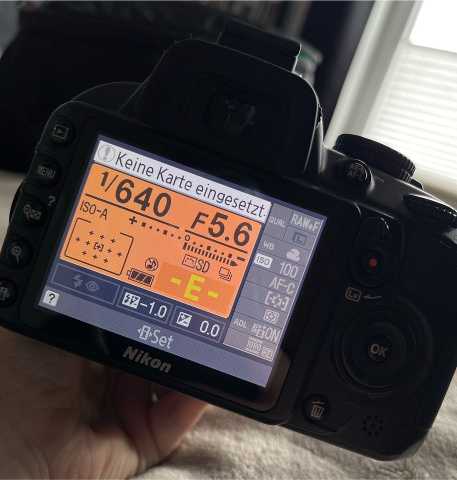 Nikon D3100 mit Zubehör Spiegelreflexkamera in Ilmenau