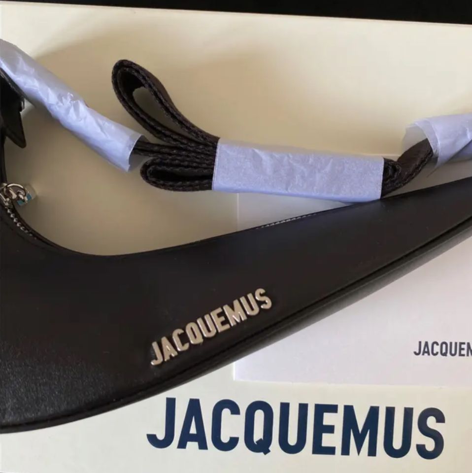 Jaquemus x Nike Mini Swoosh Tasche NEU in Berlin