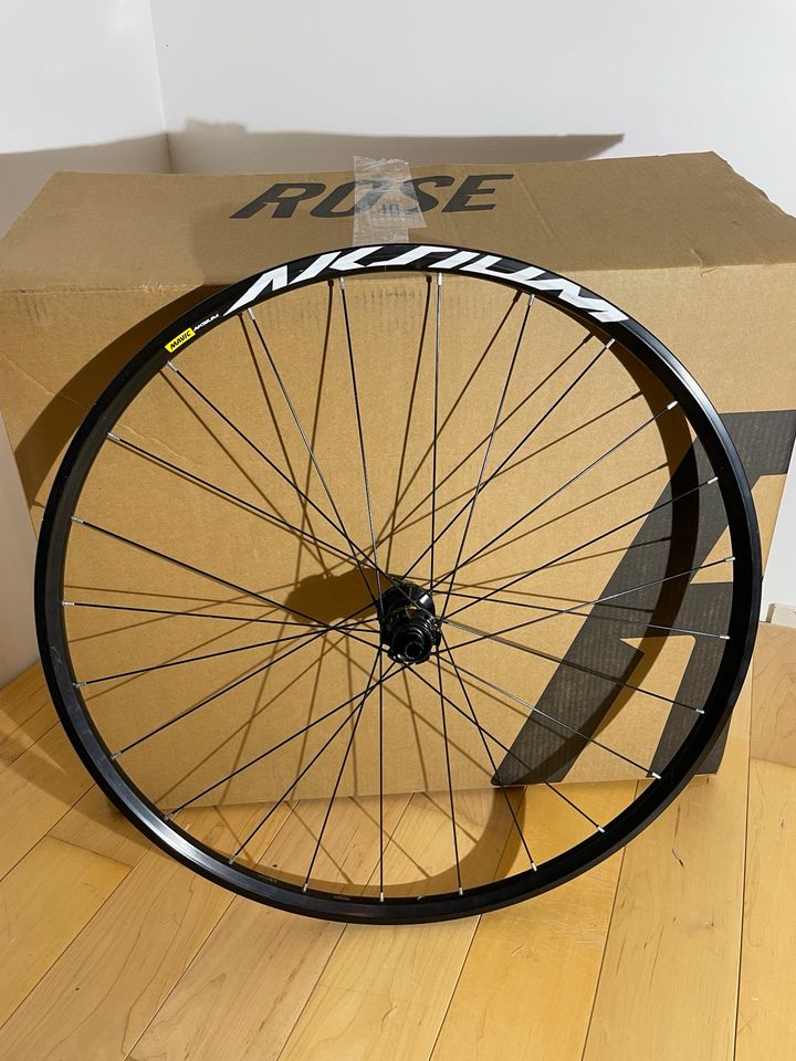 Mavic Aksium Disc Hinterrad 12x142 mm HG Rennrad Gravel in Bremen