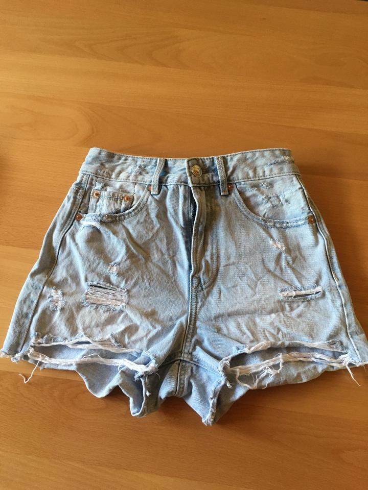 Stradivarius Shorts Gr 32, Jeans Hotpants Gr xs (Gr 152/158) in Damme