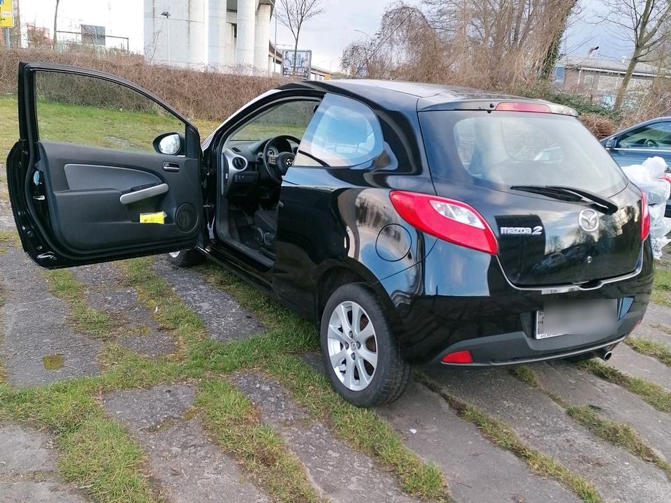 Mazda 2 1.3 55kw mit Rest Tüv und Bremsen neu! in Stralsund