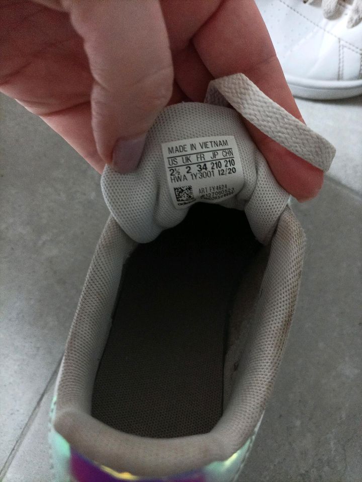 Adidas Sneaker 34 in Hambühren