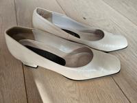 Peter Kaiser Damen Pumps Gr. 4 Perlmutt  (Hochzeit) Hessen - Neu-Isenburg Vorschau