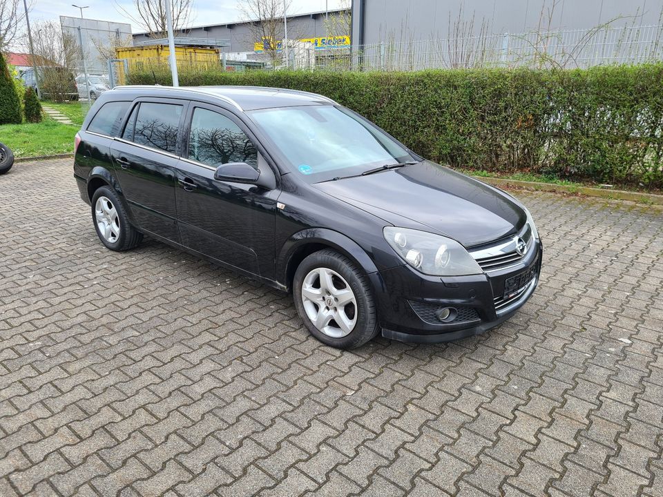 Opel Astra H Caravan 1,7CDTI in Markgröningen