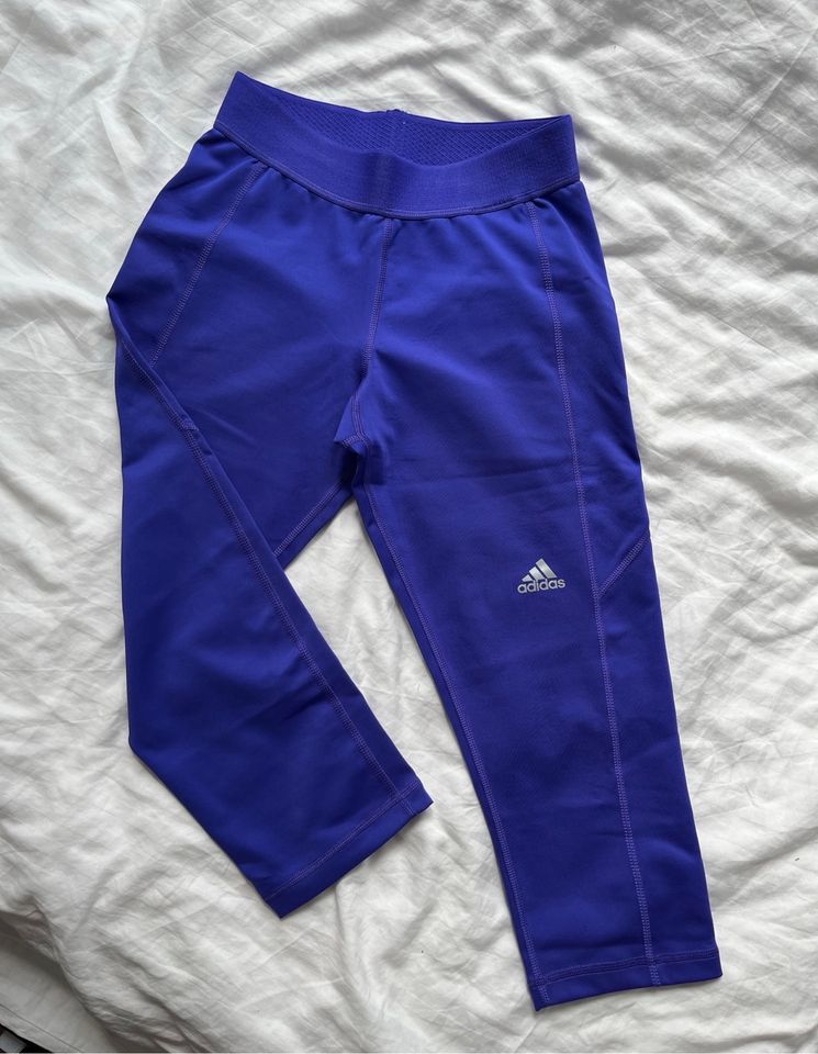 Adidas 3/4 Leggings Hose knielang XS blau lila in Bonn