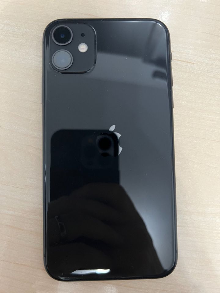 Apple iPhone 11 - 64GB - Schwarz (Ohne Simlock) (Dual-SIM) in Halver