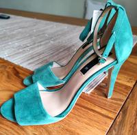 Mango Velourleder High Heels / Pumps Gr 39 neu München - Thalk.Obersendl.-Forsten-Fürstenr.-Solln Vorschau