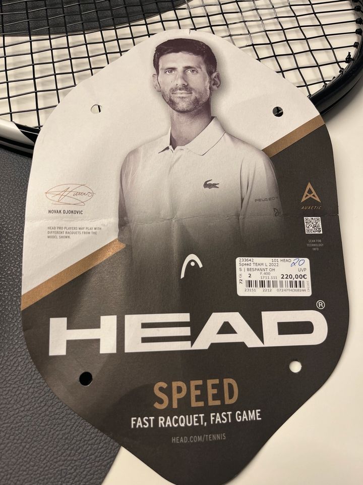 Tennis Ausstattung HEAD Tennisschläger Tennistasche Tennistrainer in Seth Holstein