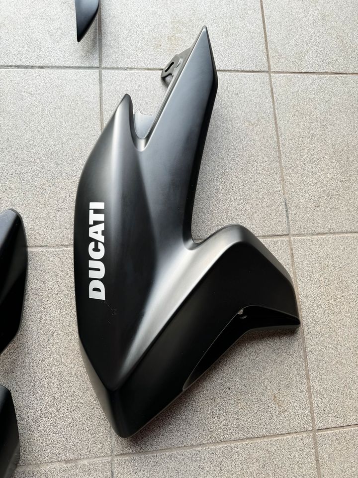 Ducati Hypermotard Teile in Pocking