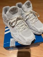Adidas Originals ASTIR Damen Sneaker, weiß, Gr. 39,5 Nordrhein-Westfalen - Iserlohn Vorschau