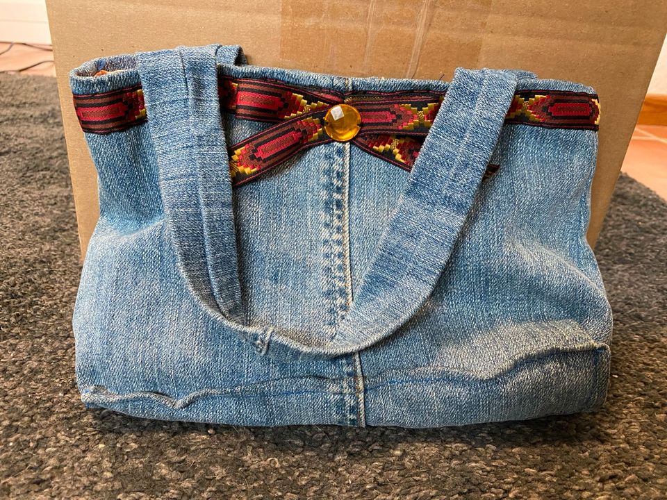 Kleine Handtasche in Jeansoptik in Hannover