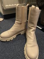 Wie neu! Schicke Damenstiefel, Größe 42, beige, Plateau Dresden - Dresden-Plauen Vorschau