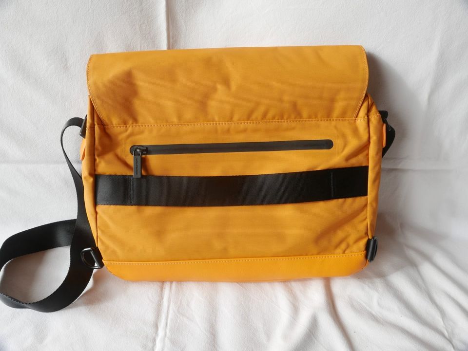 Moleskine Messenger Bag Tasche Laptop Tablet Farbe:  gelb - NEU in Frankfurt (Oder)