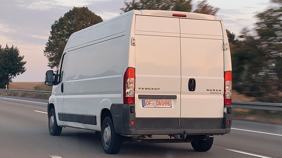 Transporter mieten Sprinter mieten Bus Umzug Kastenwagen Transpor in Dreieich