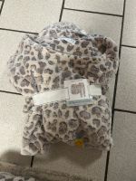 Flauschiges Pijama Set im Leopard-Design Nordrhein-Westfalen - Alsdorf Vorschau