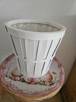 Schöner Shabby Chic Blumenübertopf weiß H: 26 cm D: 25 cm Bayern - Poing Vorschau