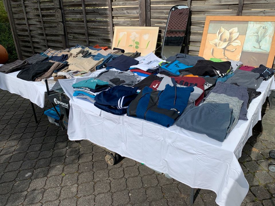 Div. Herrenkleidung, Hosen Shirts und vieles mehr in Hattenhofen