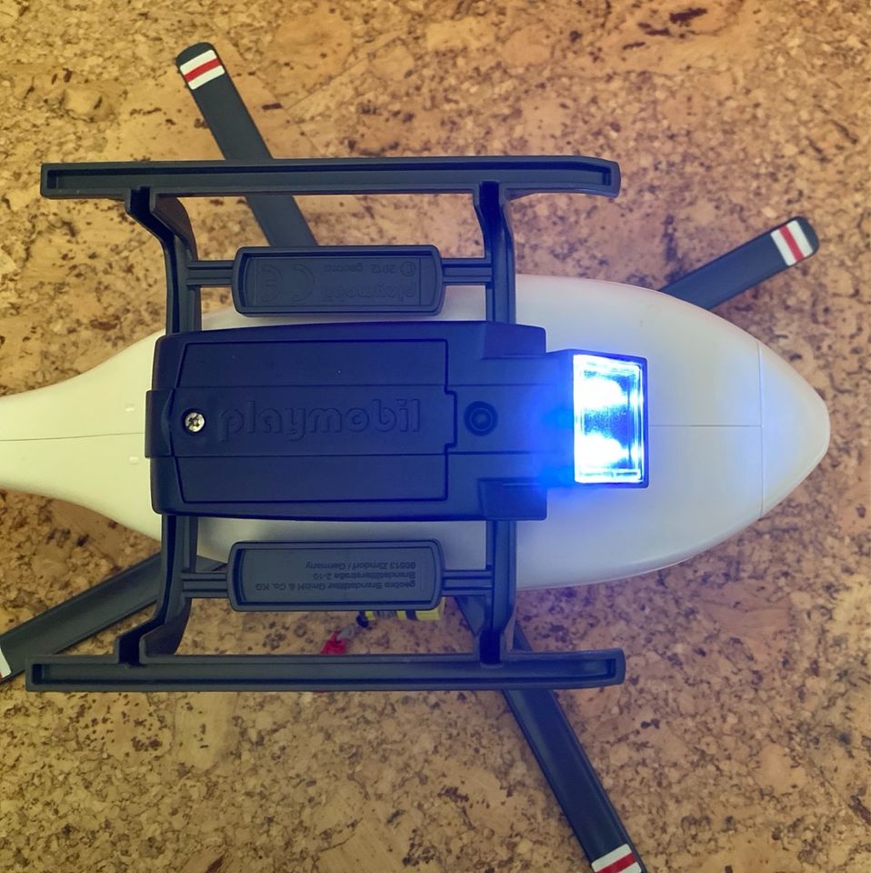 Playmobil Polizei Hubschrauber mit Licht und Seilwinde Ostern in Drebkau