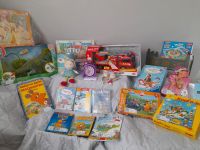 Spielzeug Puzzle Puppe Wiege Bücher Filme DVD Dino Feuerwehr Nordrhein-Westfalen - Meschede Vorschau